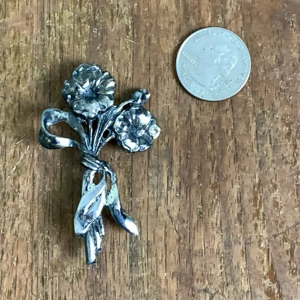 Danecraft VINTAGE sterling marked silver‎ floral brooch